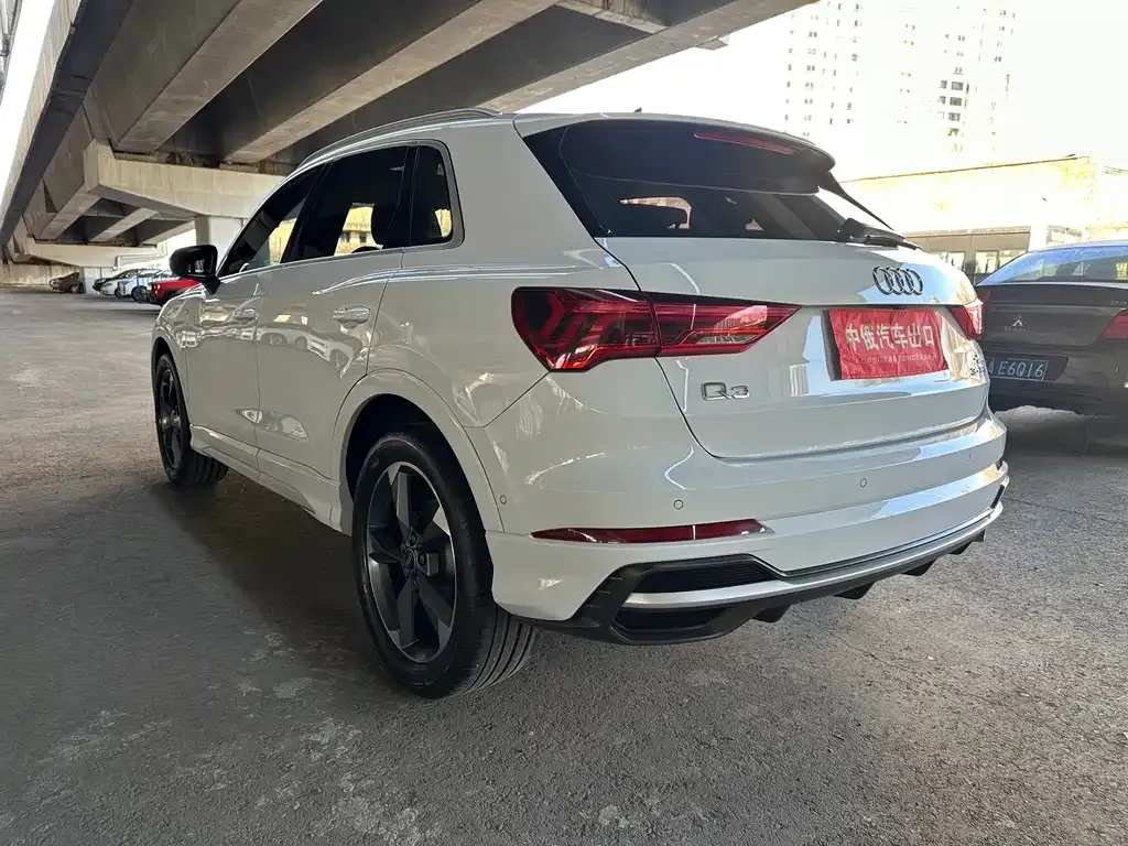 Audi Q3 — фото 3