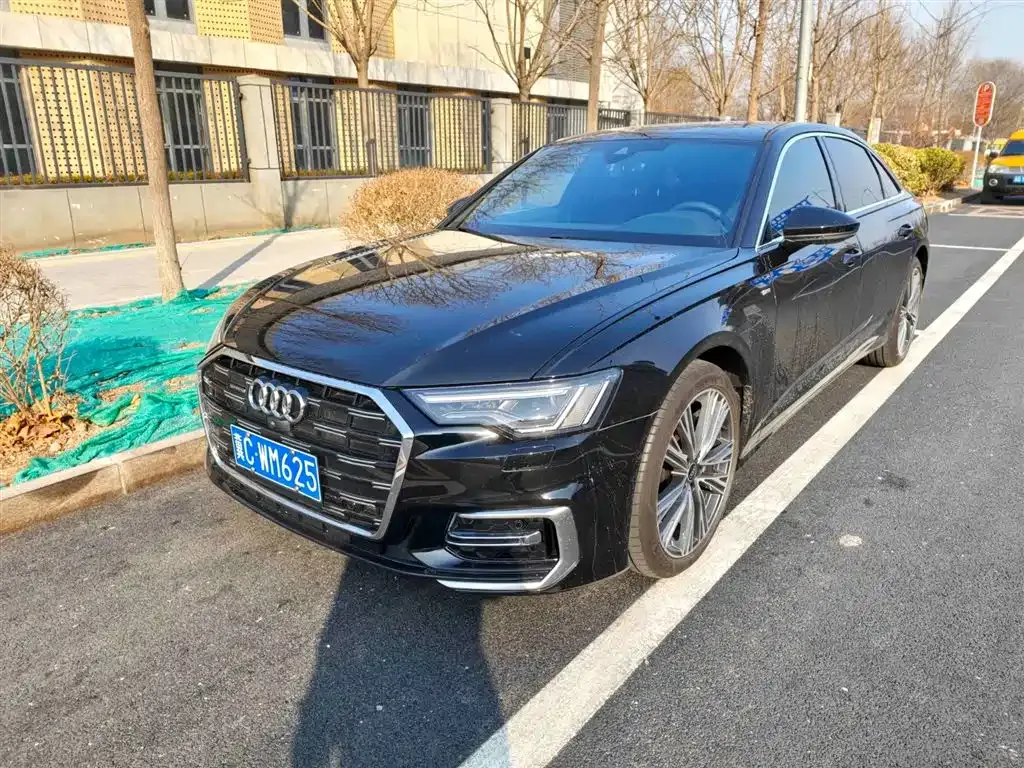 Audi A6L — фото 1
