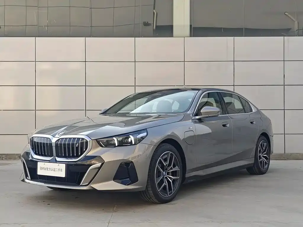 BMW i5