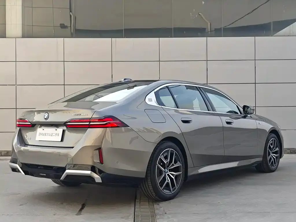 BMW i5 2024 из CN, фото 3