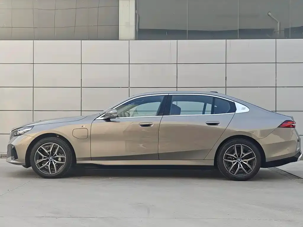 BMW i5 2024 из CN, фото 6