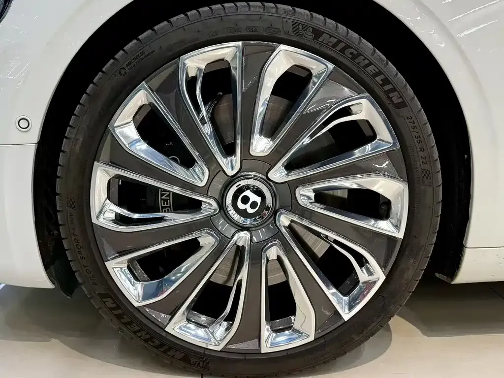 Bentley Continental 2023 из CN, фото 7