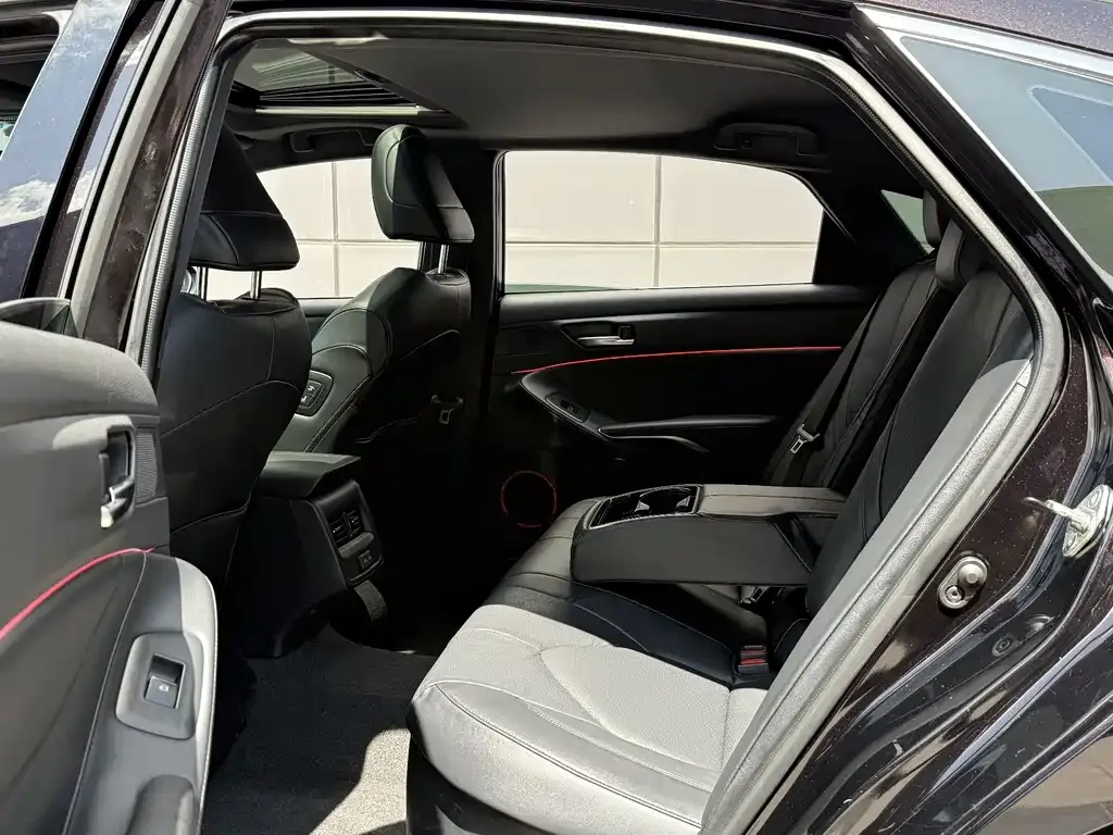 Toyota Avalon 2022 из CN, фото 8