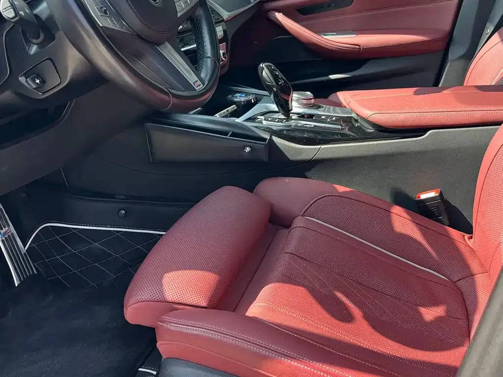 BMW 5 Series 2023 из CN, фото 2