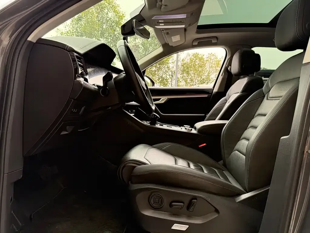 Volkswagen Touareg 2022 из CN, фото 2