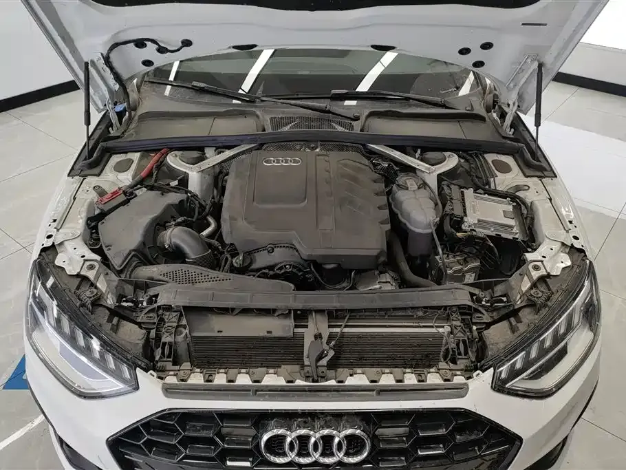 Audi A4L 2024 из CN, фото 10