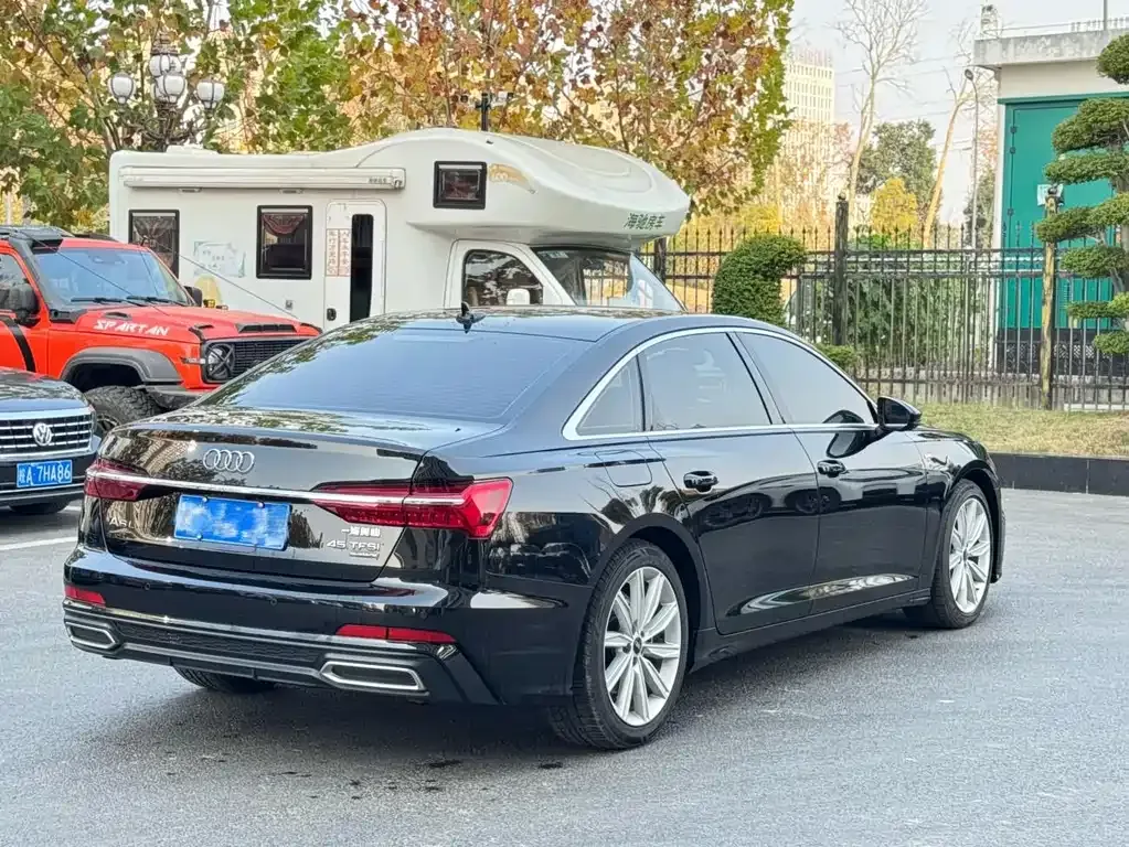 Audi A6L — фото 9