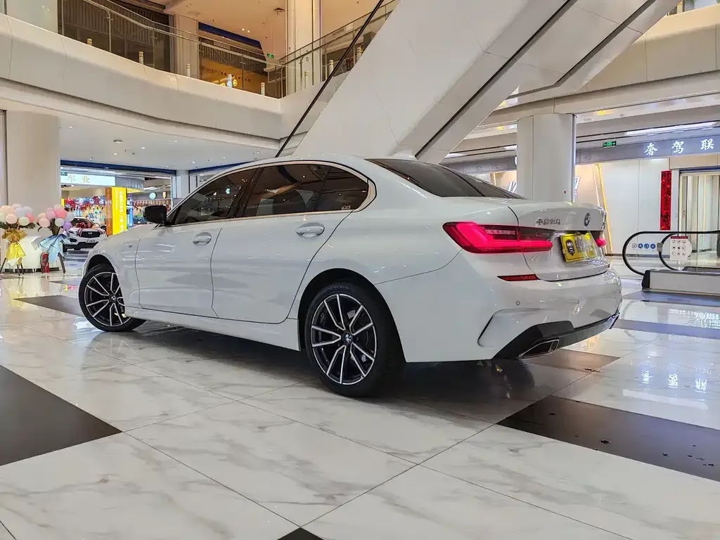 BMW 3 Series 2022 из CN, фото 6