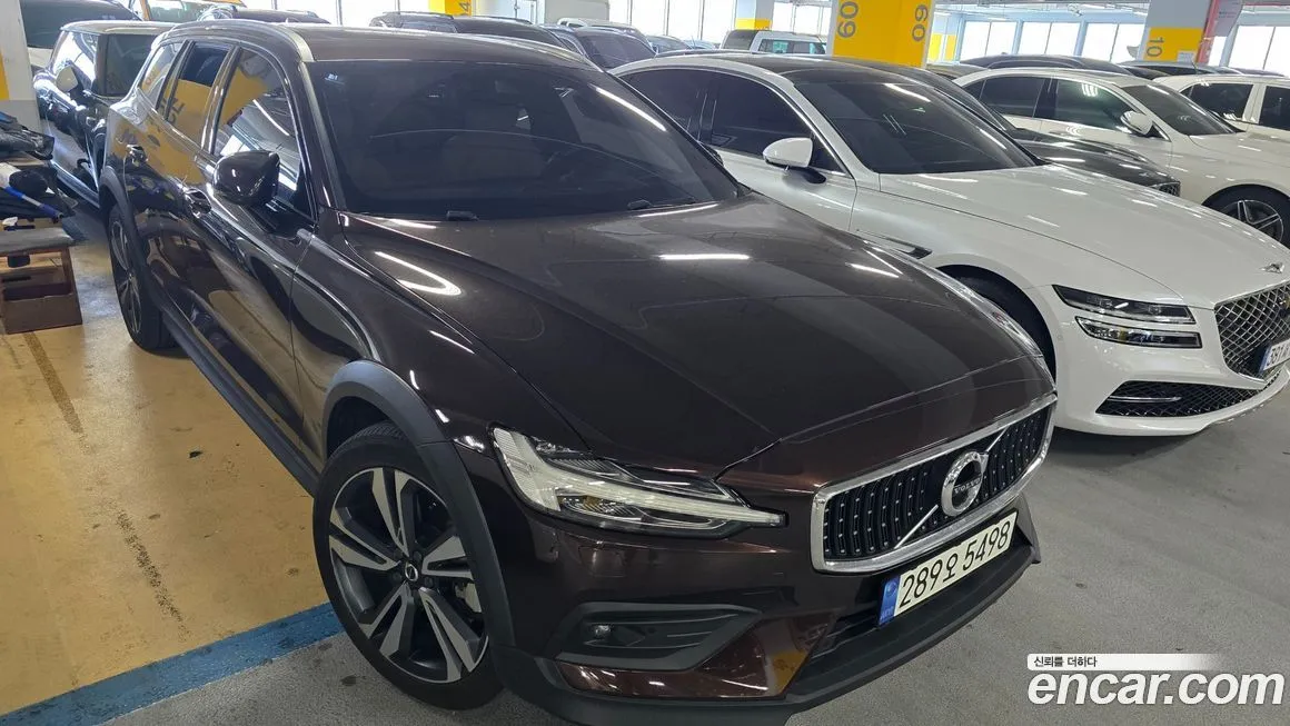 Volvo V60 2021 из KR, фото 8