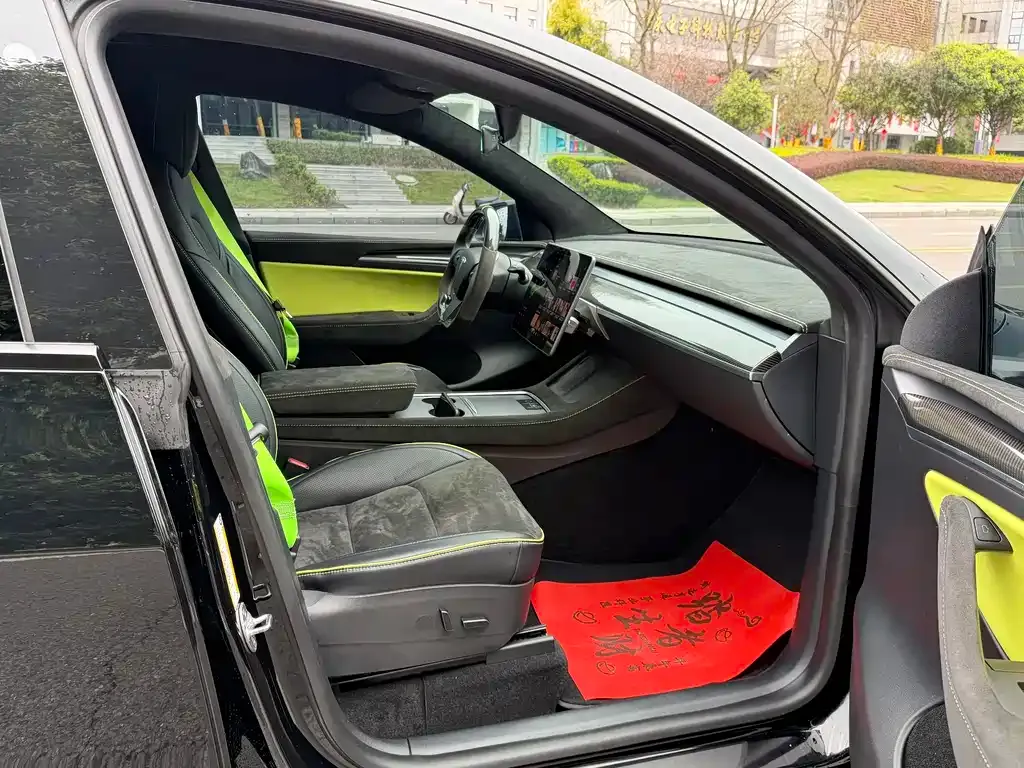 Tesla Model Y — фото 6