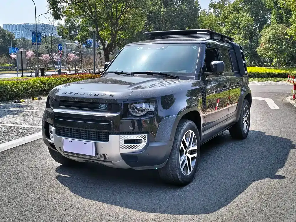 Land Rover Defender — фото 1