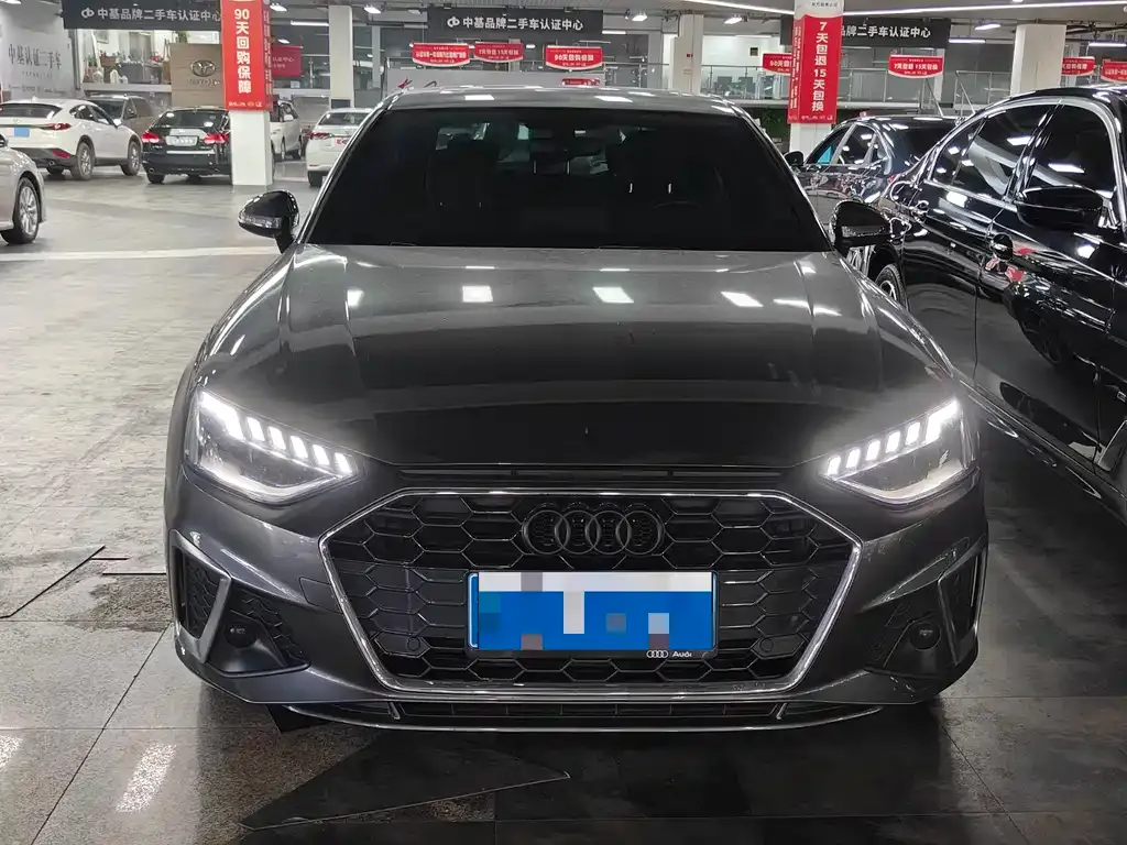 Audi A4L 2022 из CN, фото 2