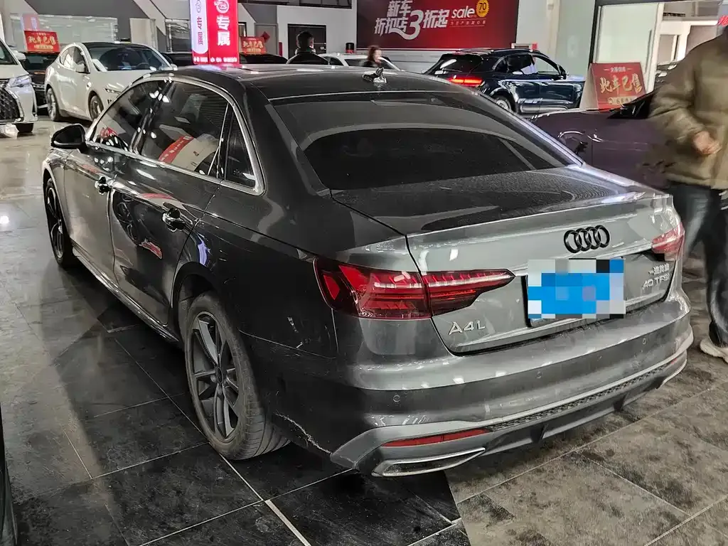 Audi A4L 2022 из CN, фото 7
