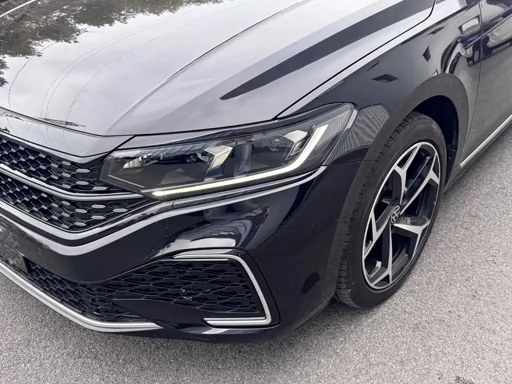 Volkswagen Passat — фото 9