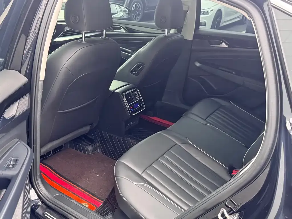 Volkswagen Passat — фото 4