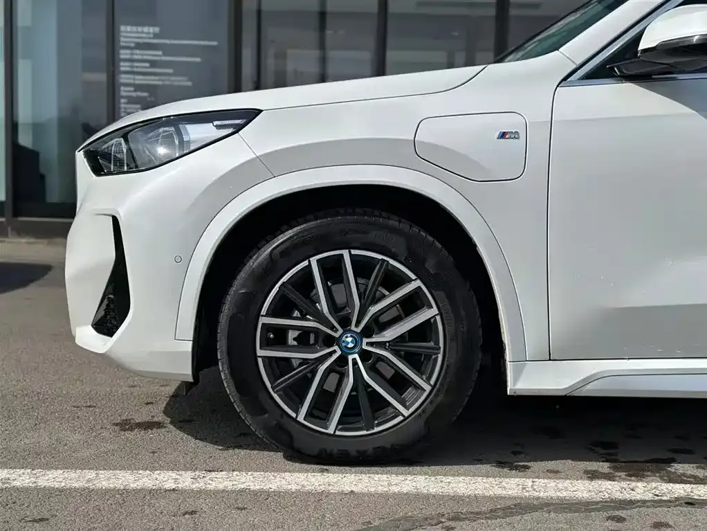 BMW iX1 2024 из CN, фото 7