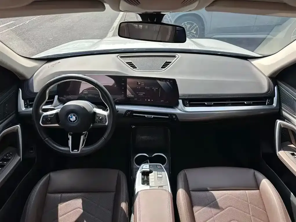 BMW iX1 2024 из CN, фото 6
