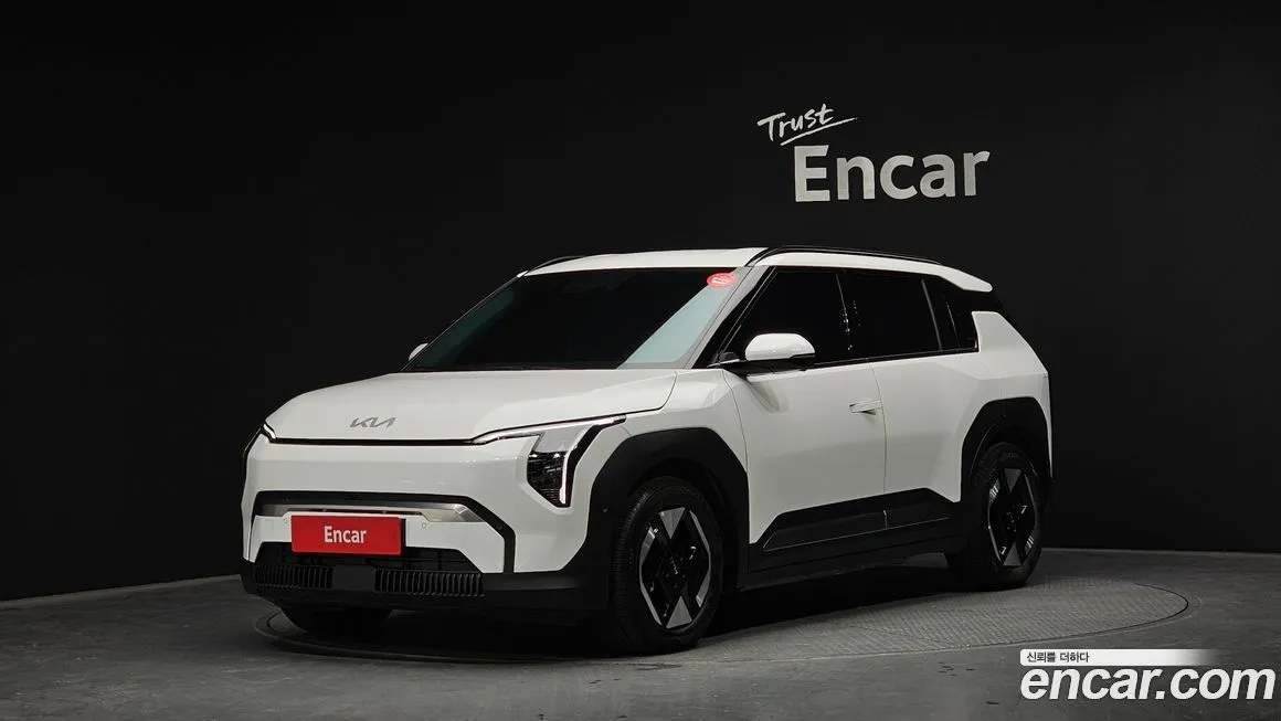 Kia EV3 — фото 1