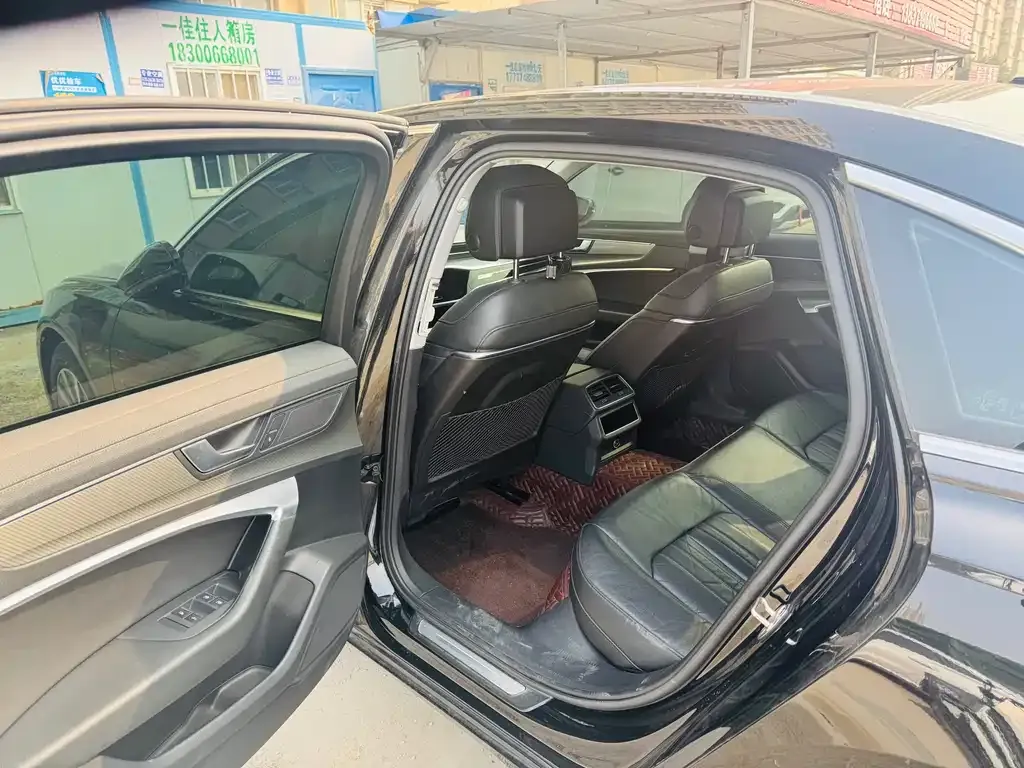 Audi A6L 2021 из CN, фото 6