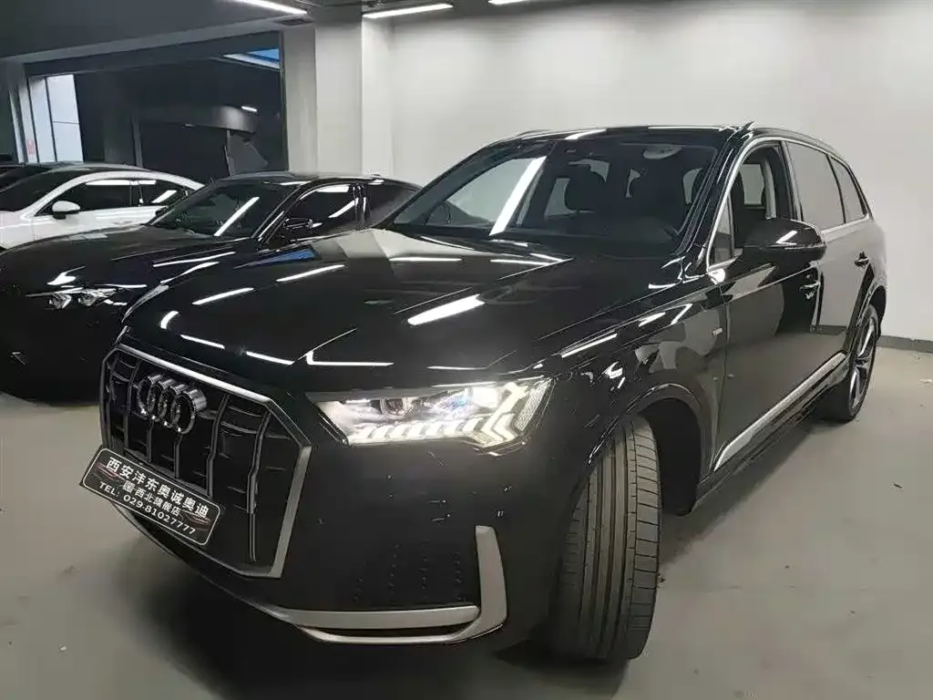 Audi Q7 2024 из CN, фото 3
