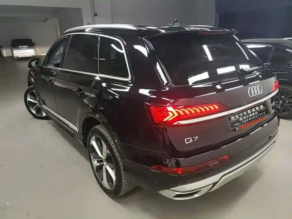 Audi Q7 2024 из CN, фото 6