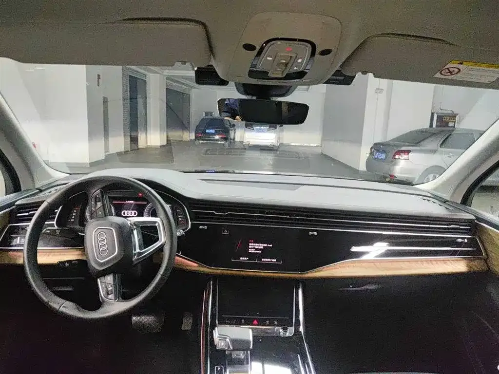 Audi Q7 2024 из CN, фото 8