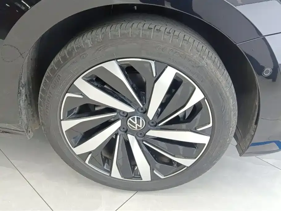 Volkswagen Passat 2023 из CN, фото 3