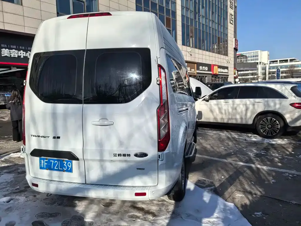 Ford Transit 2023 из CN, фото 6