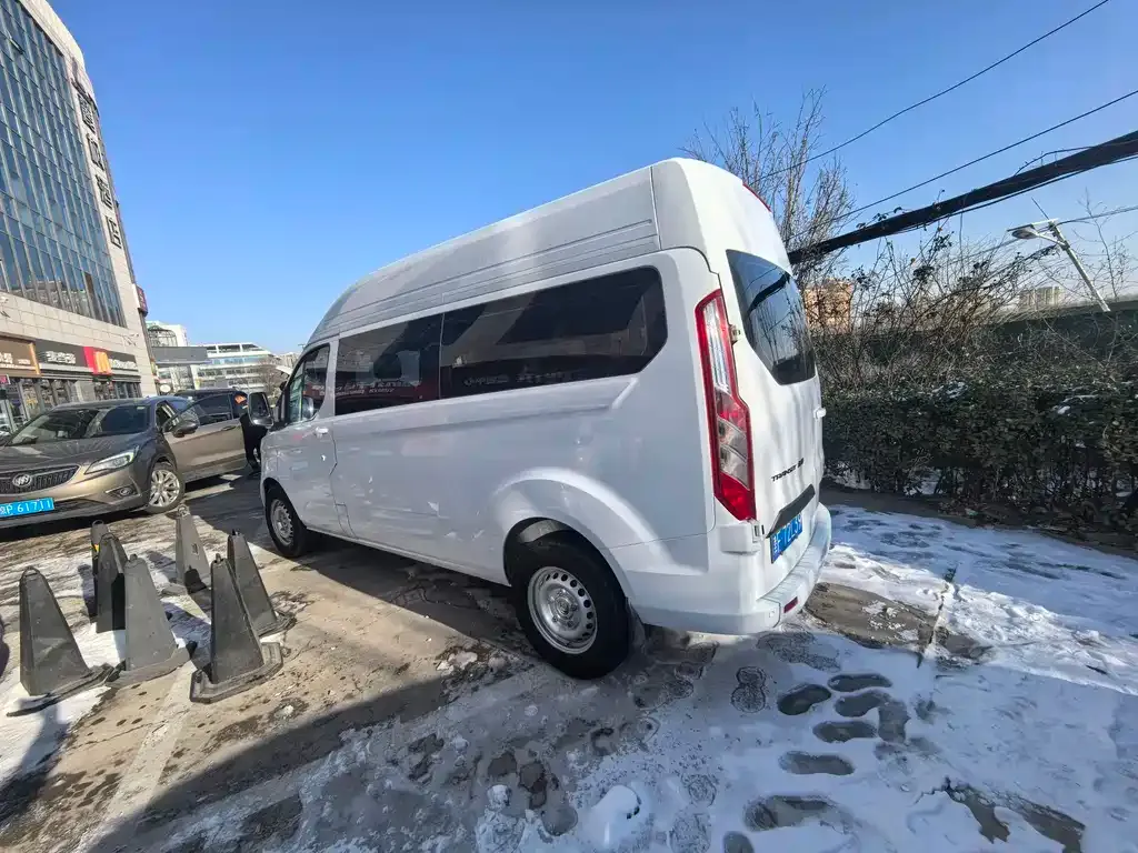 Ford Transit 2023 из CN, фото 9