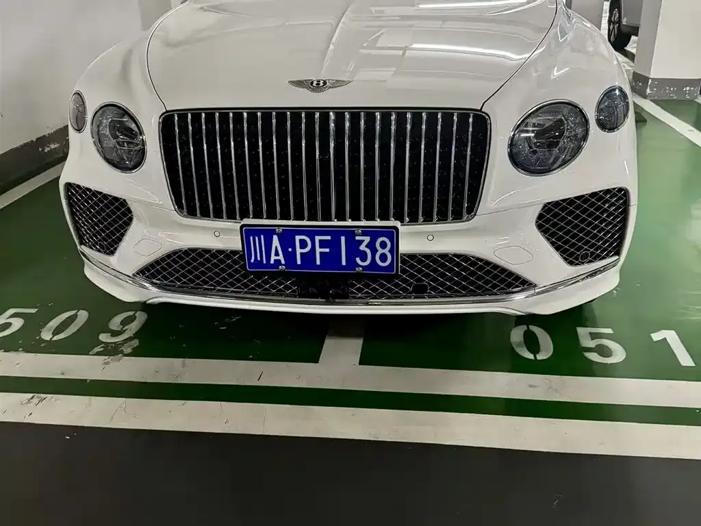 Bentley Bentayga 2025 из CN, фото 2