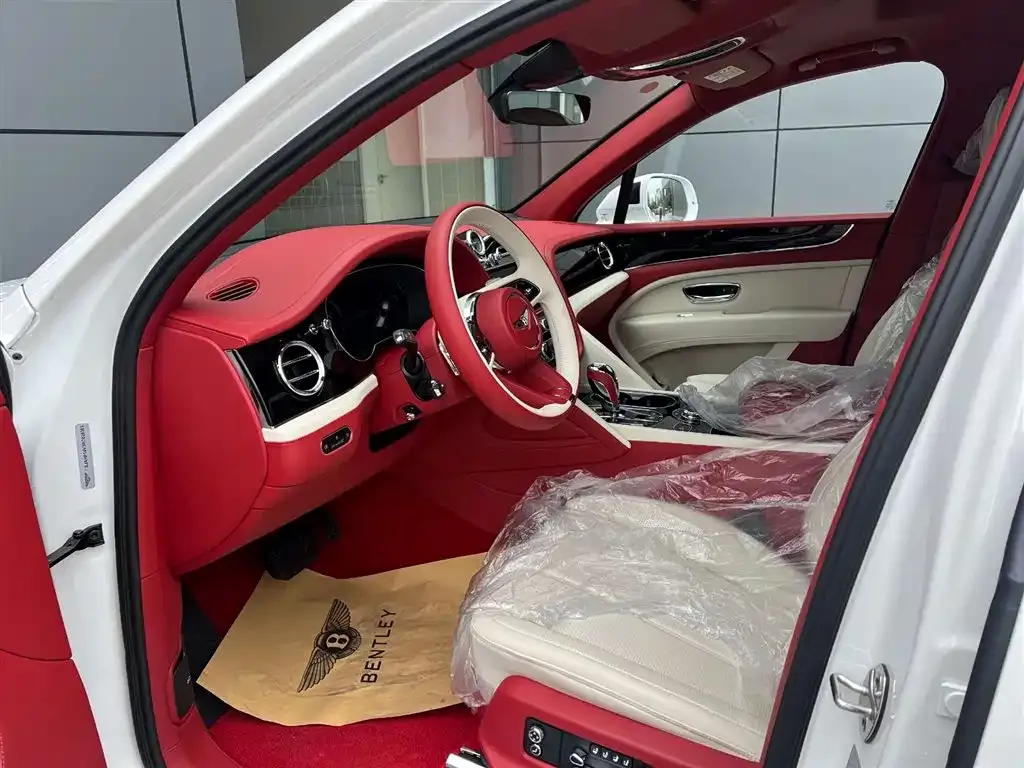 Bentley Bentayga 2025 из CN, фото 5