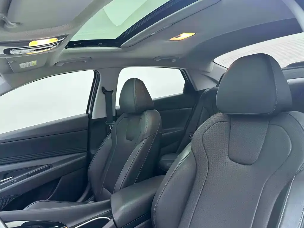 Hyundai Elantra 2022 из CN, фото 8