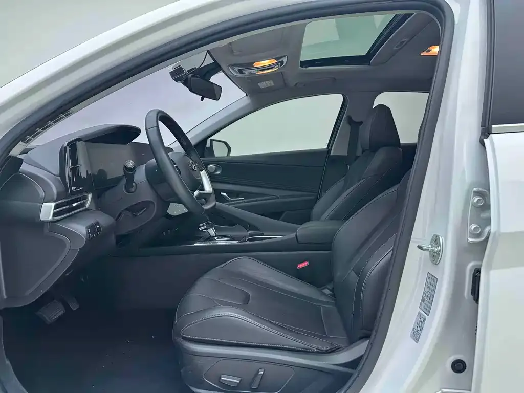 Hyundai Elantra 2022 из CN, фото 6