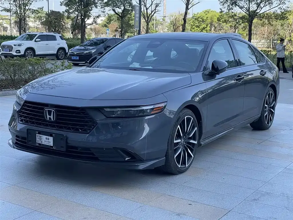 Honda Accord — фото 1
