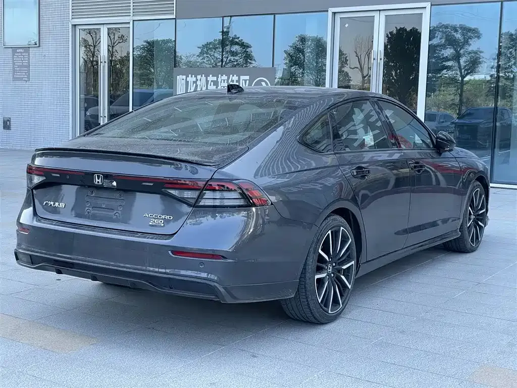 Honda Accord — фото 9