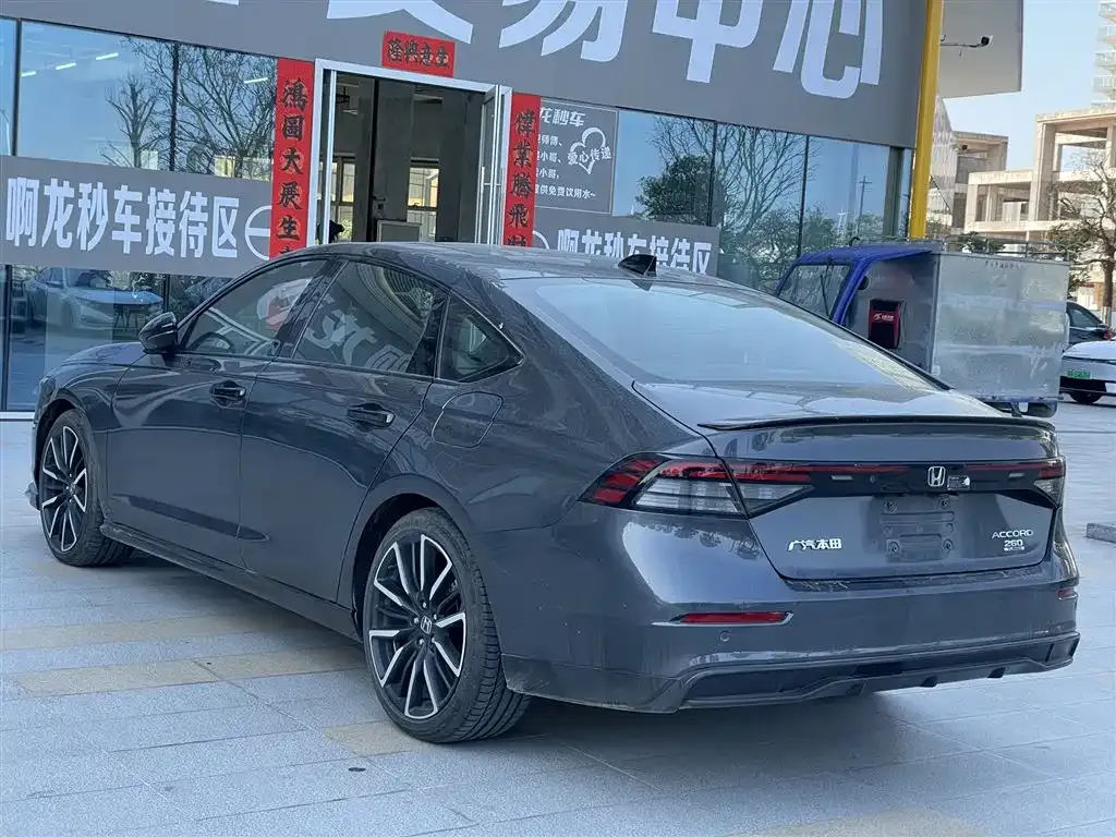 Honda Accord — фото 5