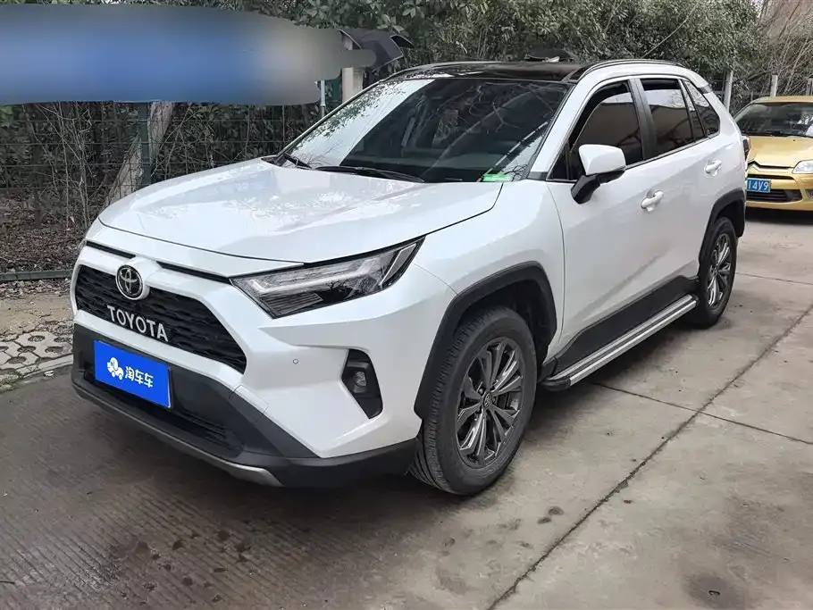 Toyota RAV4 — фото 1