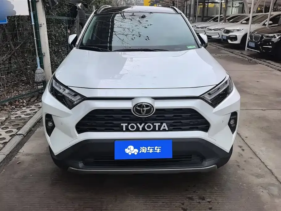 Toyota RAV4 — фото 2