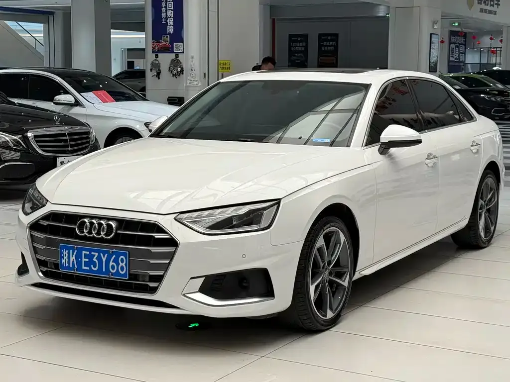 Audi A4L 2021 из CN, фото 1