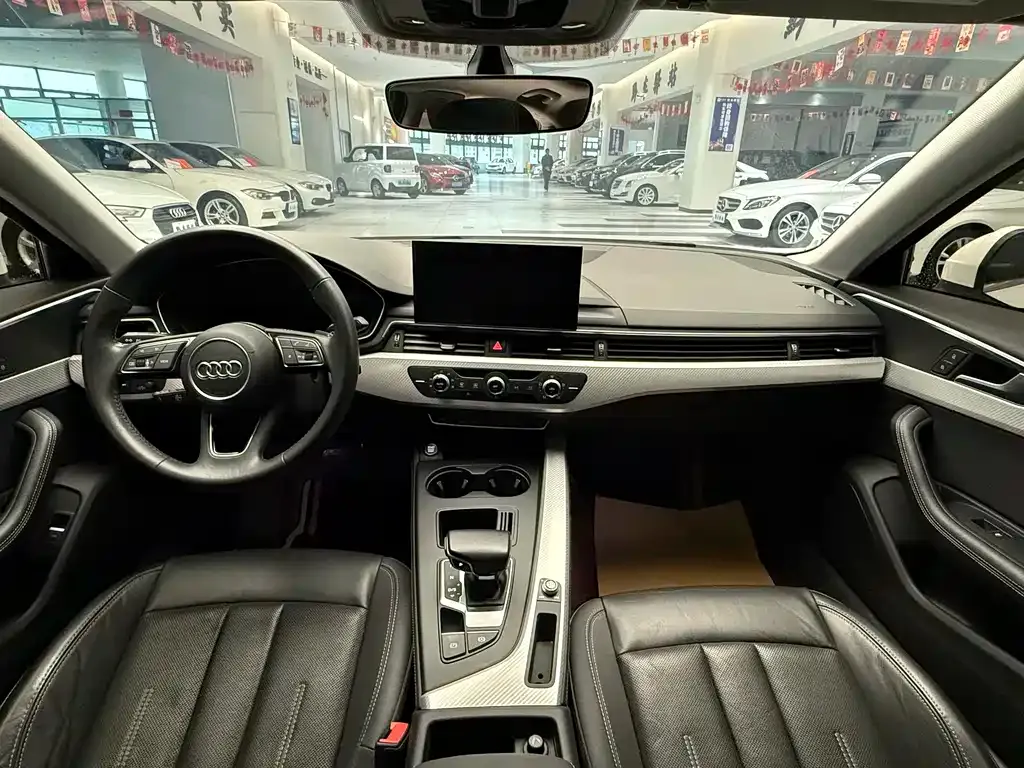 Audi A4L 2021 из CN, фото 6