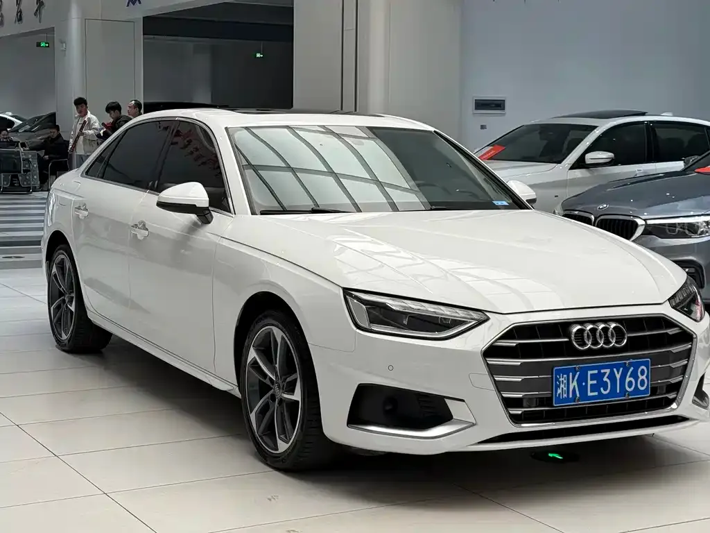Audi A4L 2021 из CN, фото 9