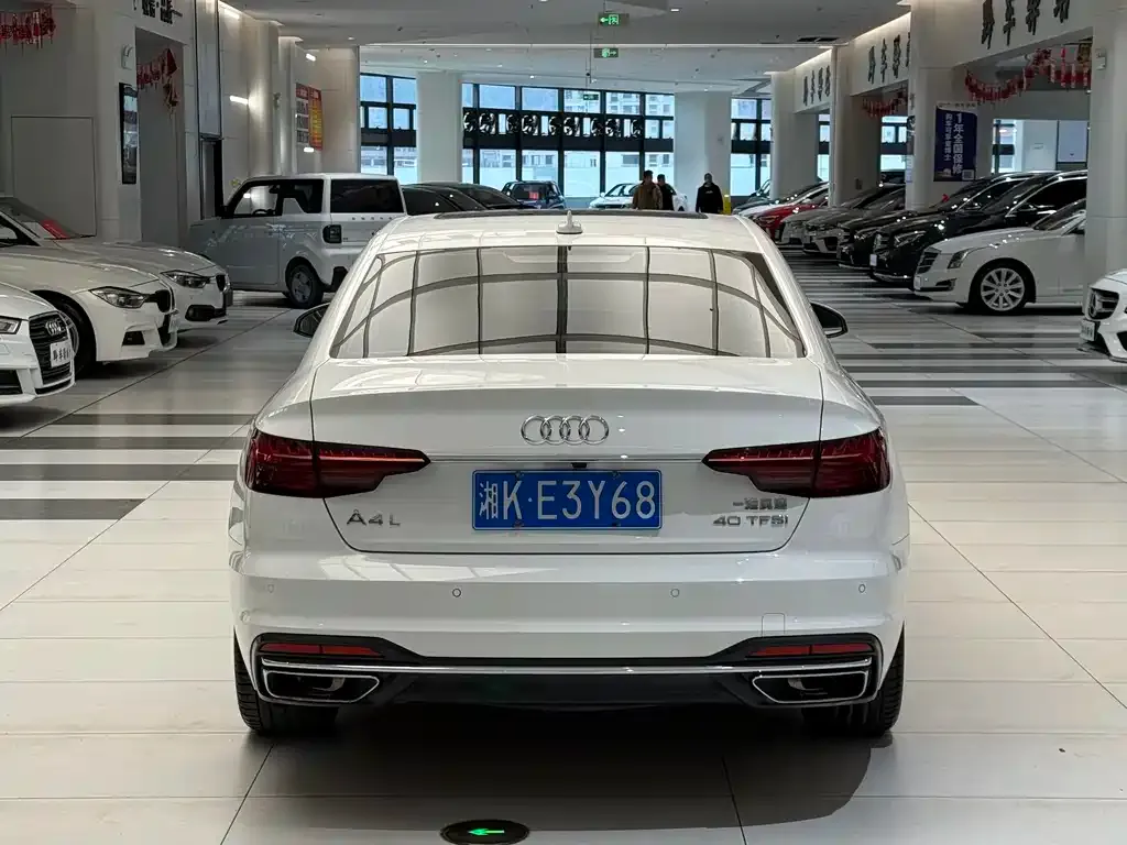 Audi A4L 2021 из CN, фото 10