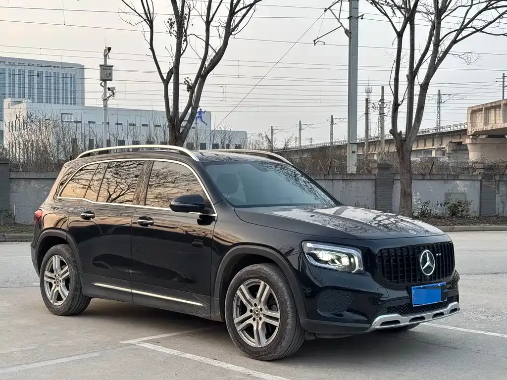 Mercedes-Benz GLB — фото 10