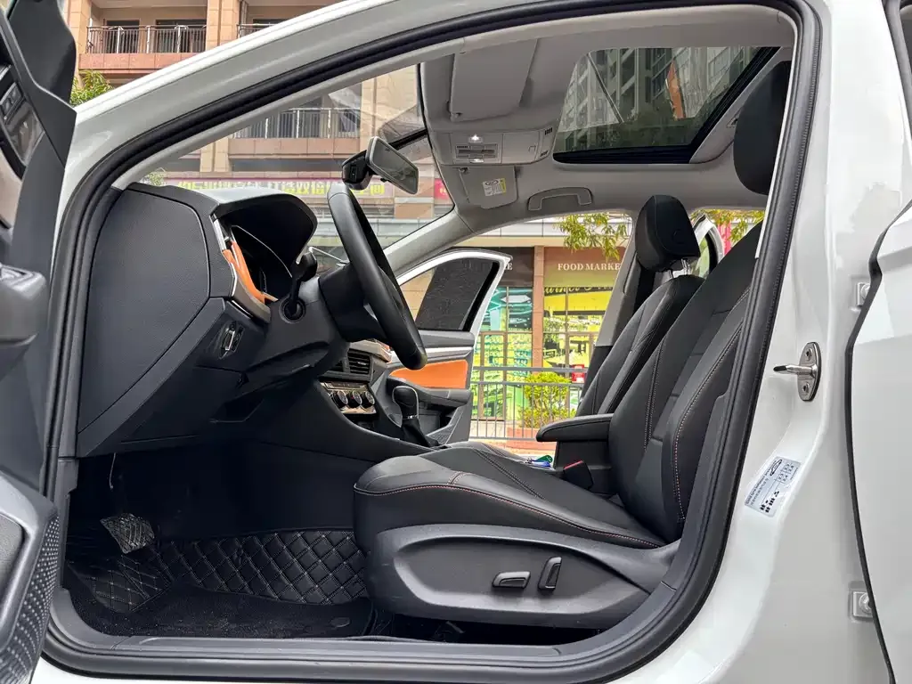 Volkswagen Bora 2024 из CN, фото 4