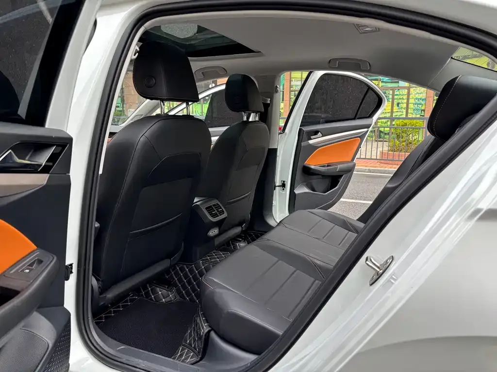 Volkswagen Bora 2024 из CN, фото 6