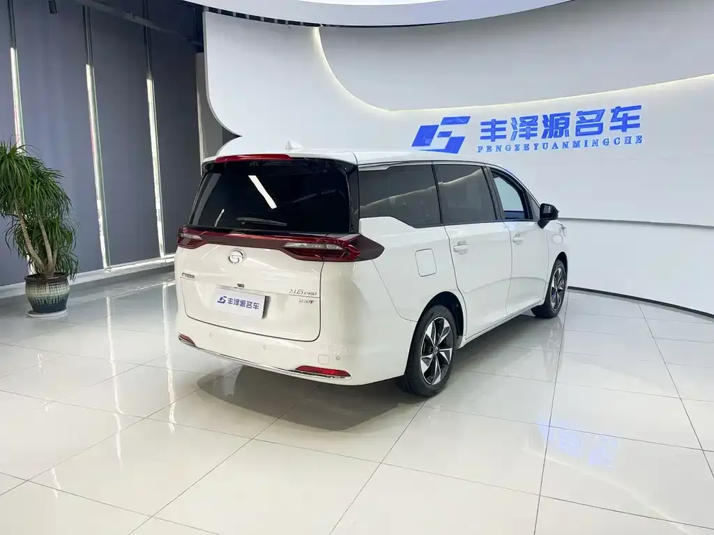 GAC Motor Trumpchi M6 — фото 3