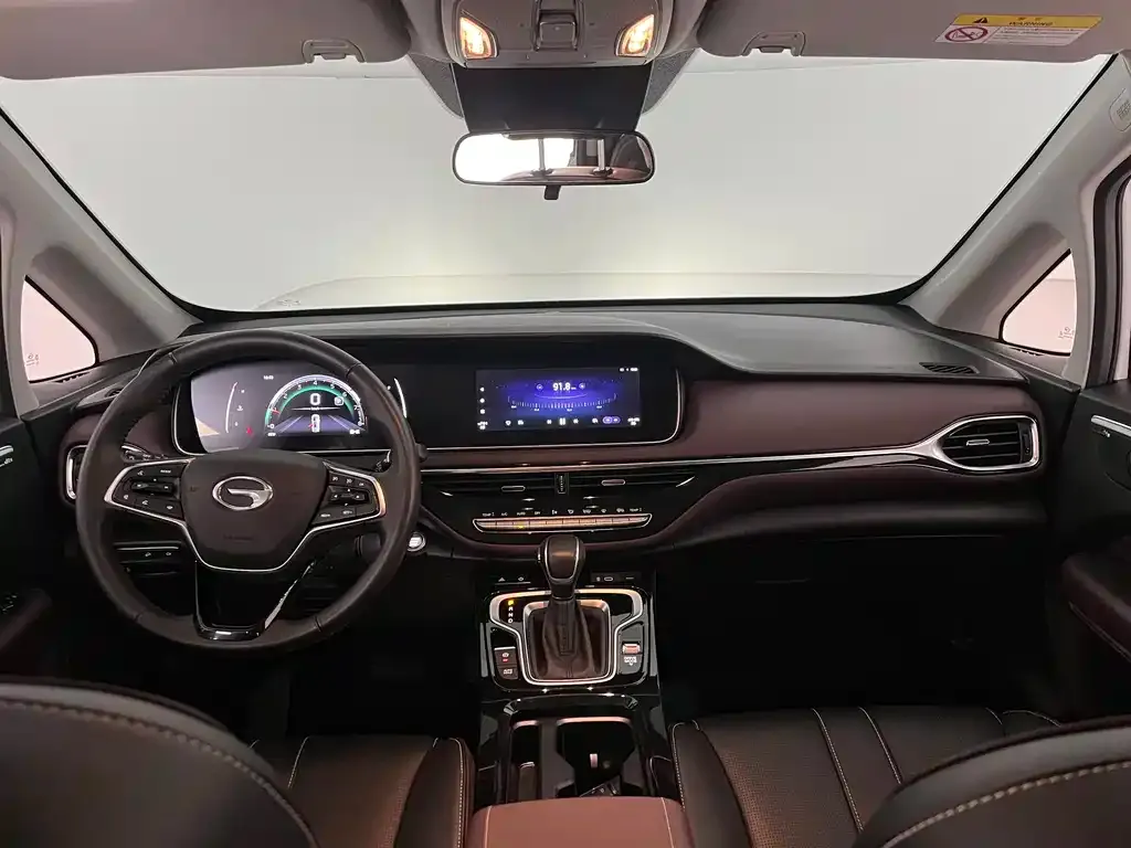 GAC Motor Trumpchi M6 — фото 10