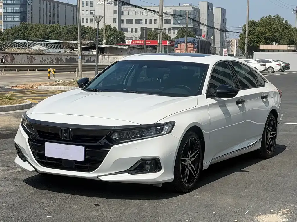Honda Accord — фото 1