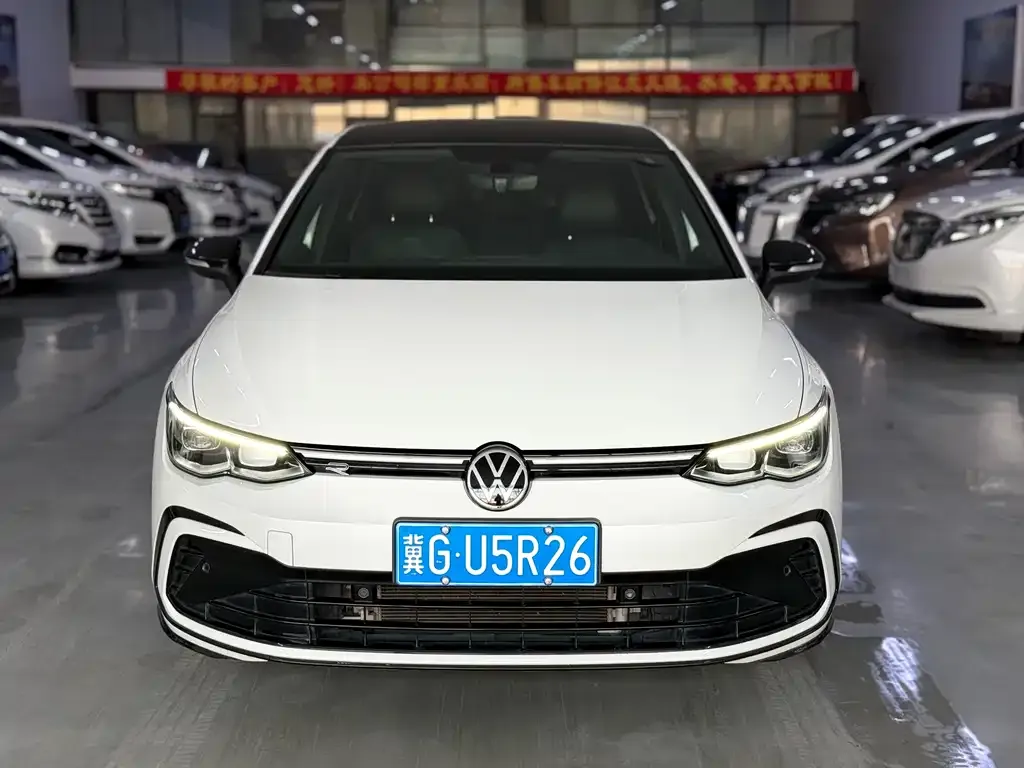 Volkswagen Golf 2023 из CN, фото 4