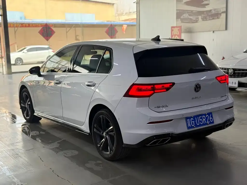 Volkswagen Golf 2023 из CN, фото 9